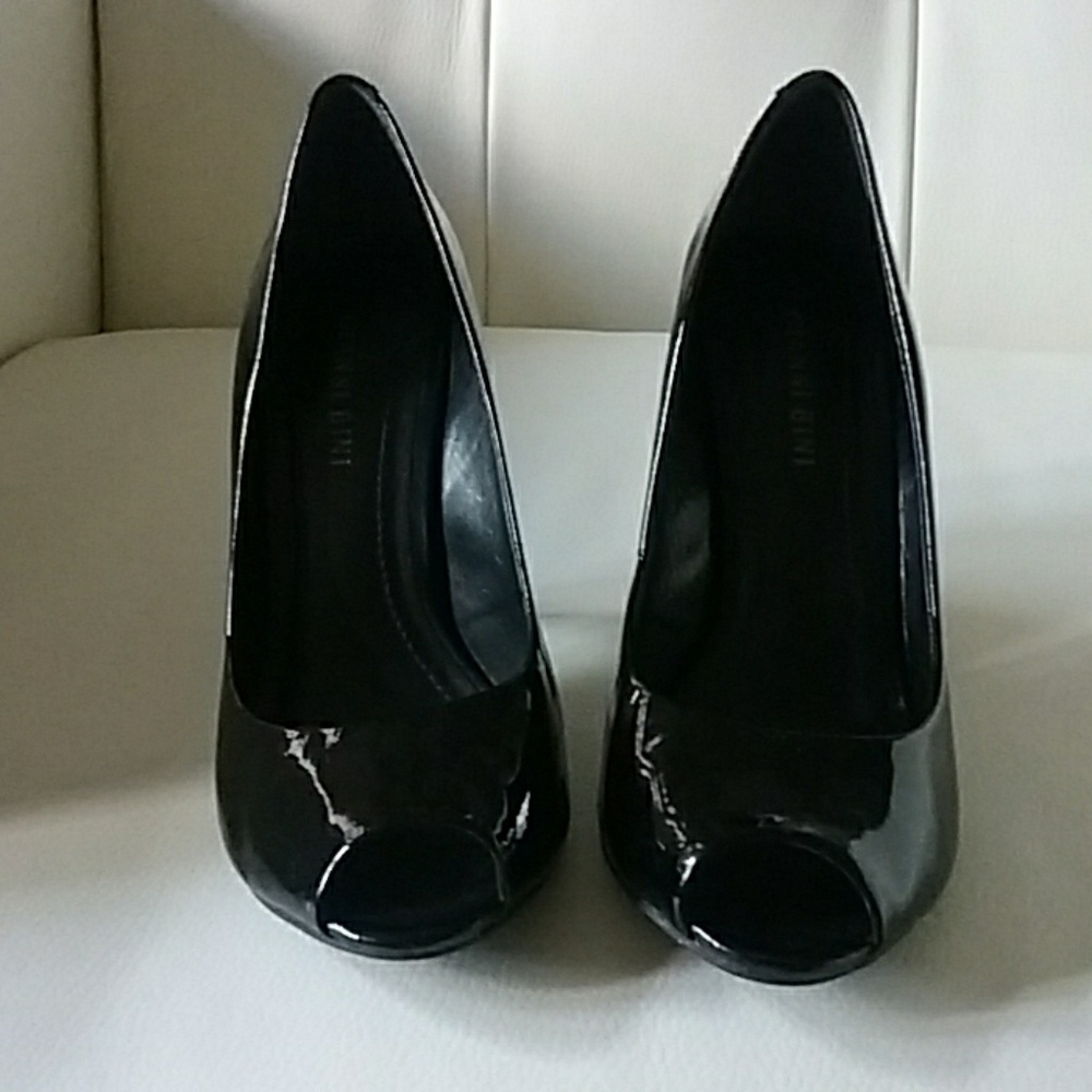 Nwot gorgeous black patent peep toe sandals